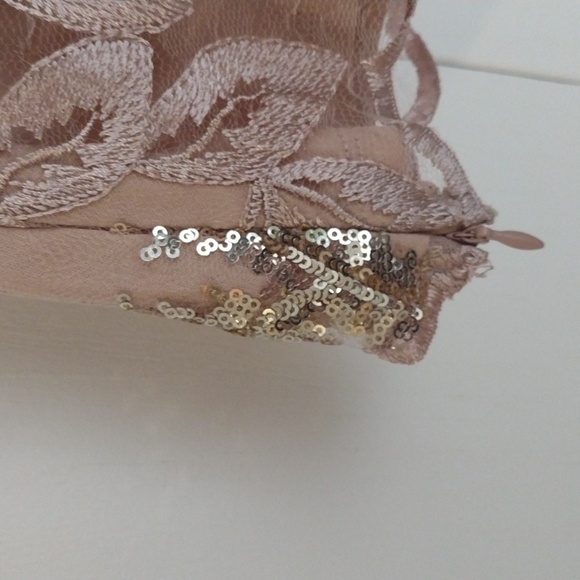 NEW Venus Embroidered Sequin top ptp 20" - Picture 5 of 6